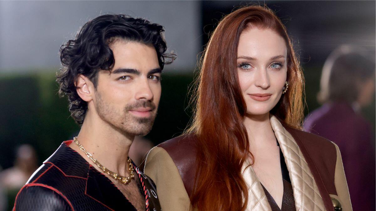 Joe Jonas proposes to Sophie Turner