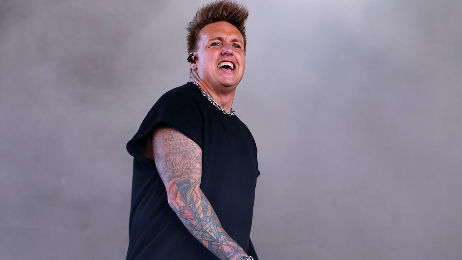 Jacoby Shaddix Let His Teenage Son Perform With Papa Roach After Losing