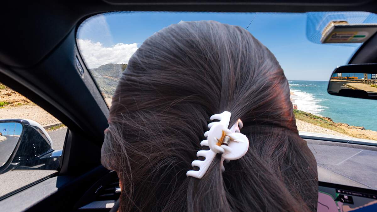 The Hidden Danger of Wearing Hair Claw Clips While Driving - McCoy