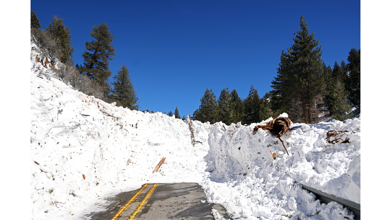 Access To San Bernadino Mountains Begins To Open After Residents Stranded For Days By Snow
