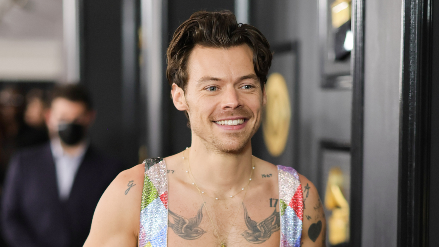 Harry Styles new tattoo heart pictured in LA - Mirror Online