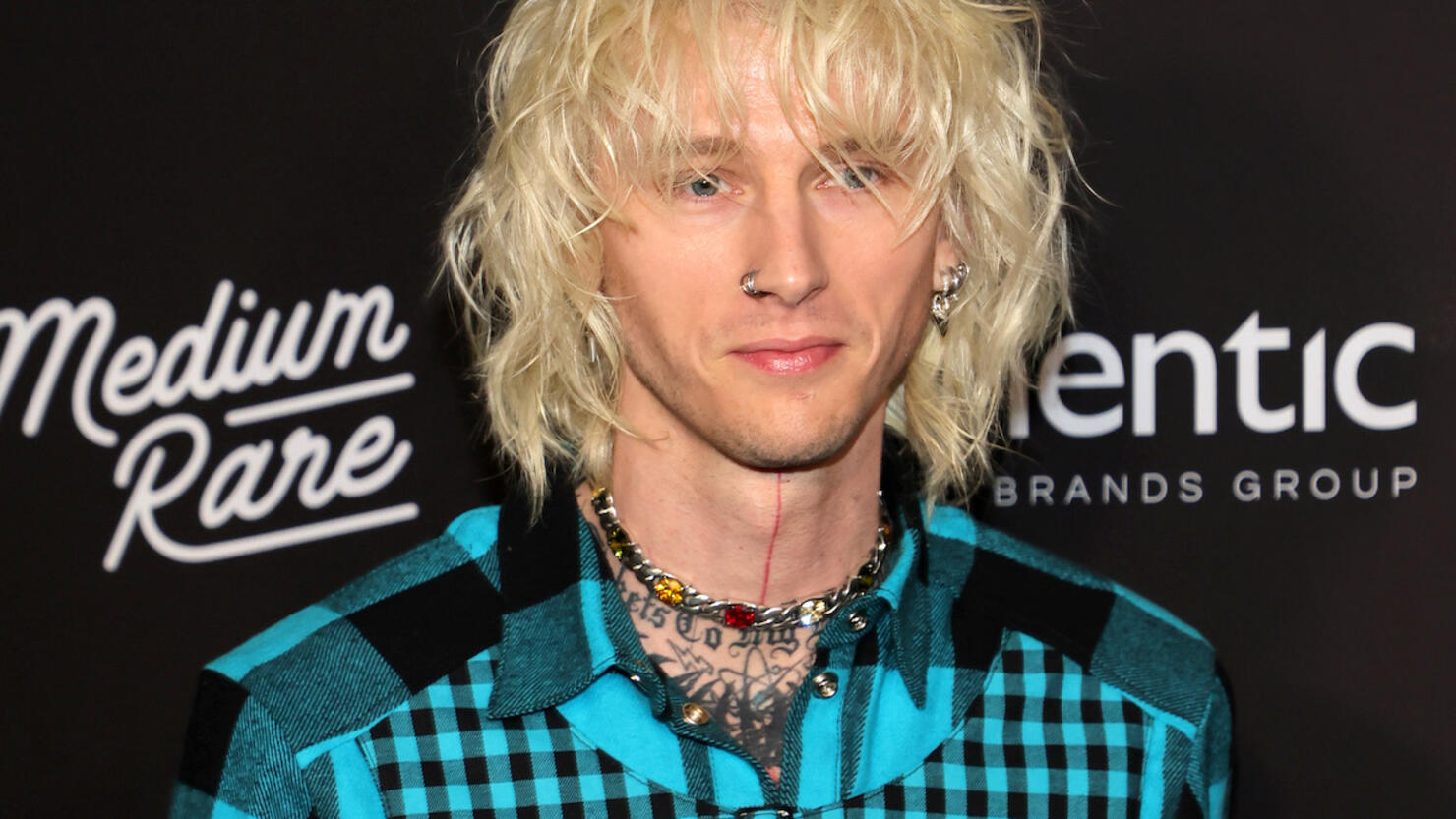 Machine Gun Kelly Won An Award This Weekend, But It Wasn't An Oscar ...