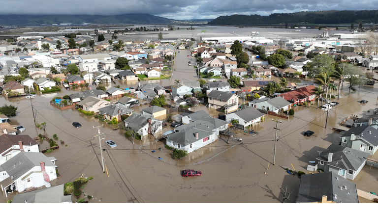 TOPSHOT-US-WEATHER-CALIFORNIA-FLOOD