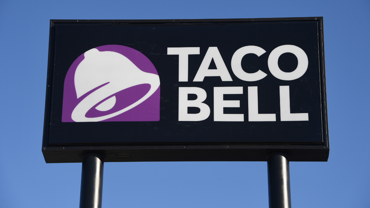 Taco Bell To Remove Popular Menu Item, Bring Back 2 Long-Lost Favorites ...