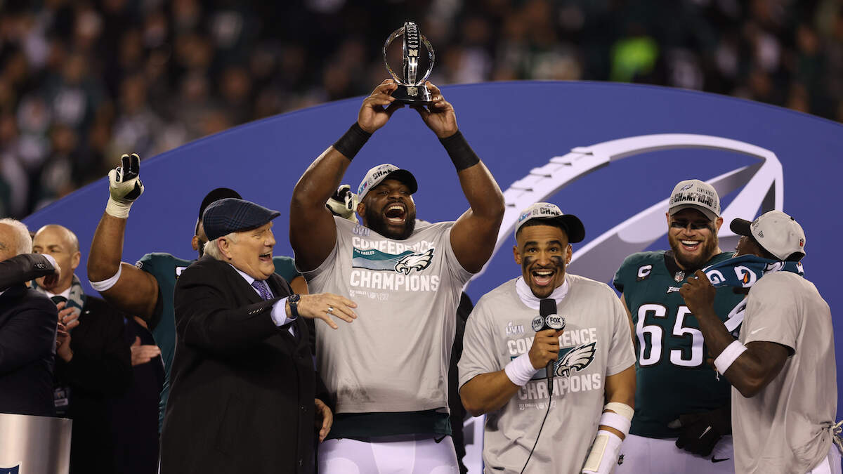 EAGLES ARE 2022 NFC CHAMPIONS - Final 2 Minutes + Trophy Presentation 