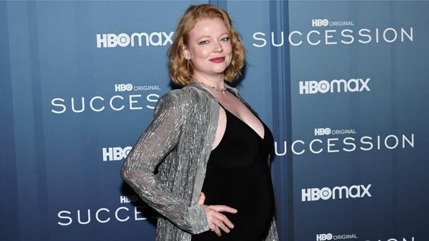 'Succession' Star Sarah Snook Debuts Baby Bump At Season 4 Premiere