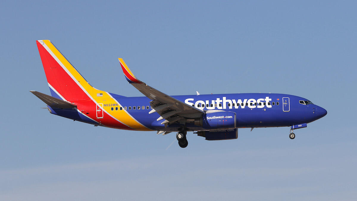 off duty pilot lands southwest plane