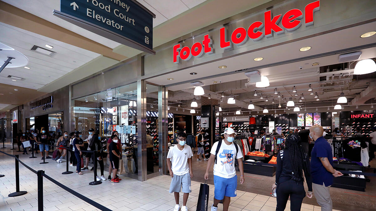 Foot Locker To Close Hundreds Of Mall Locations Across The Country IHeart   641cc37eb4c54a17cab078d8