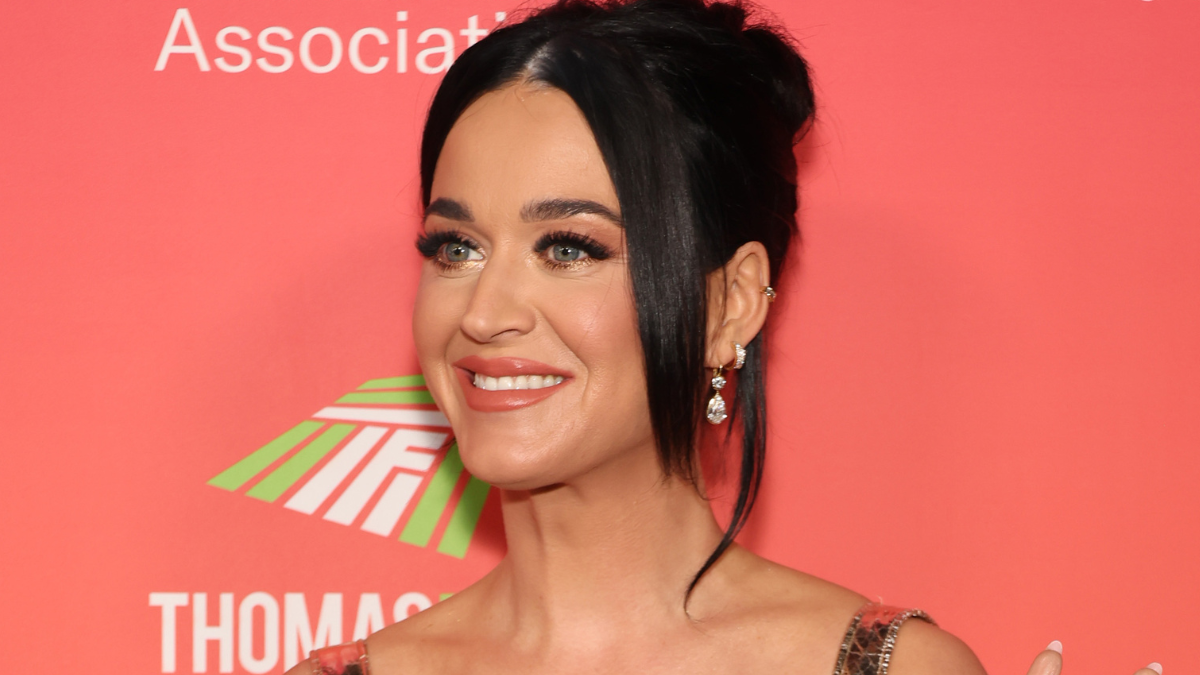 Katy Perry Reveals The Secret Behind That Viral 'Eye Glitch' Moment ...