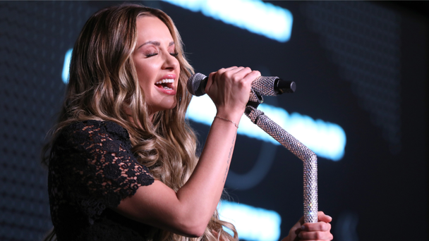 Carly Pearce Remembers Why Her Mom Cried Over 'What He Didn't Do'