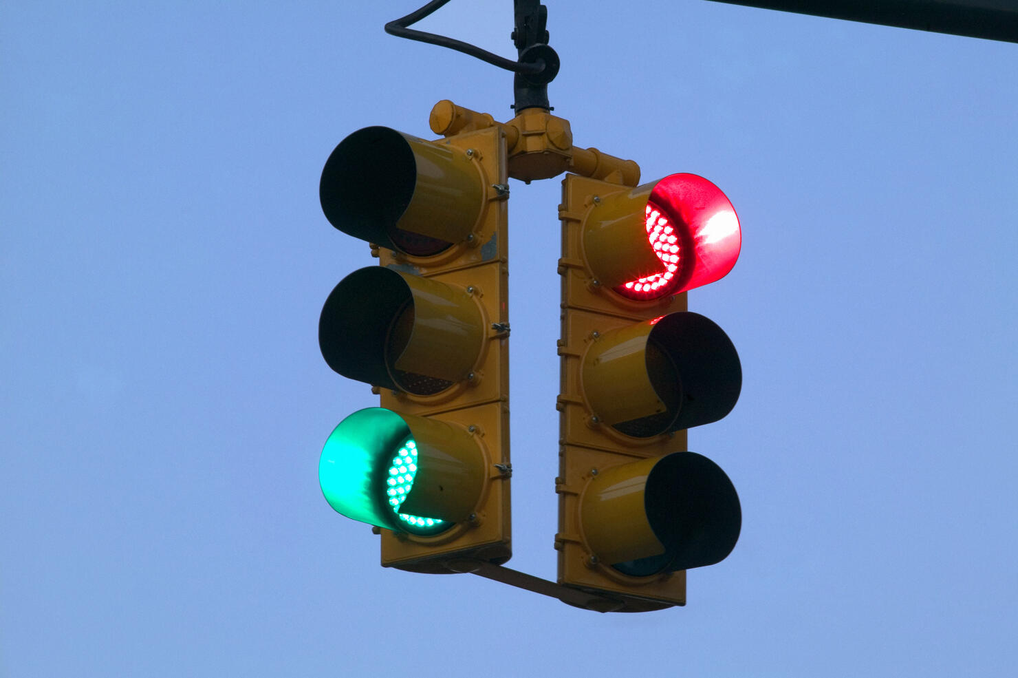 Green and red traffic light