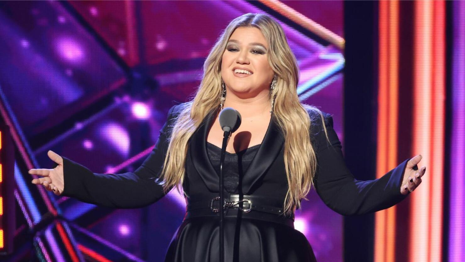 Kelly Clarkson Calls Out Ex Brandon Blackstock In Abcdefu Cover Iheart 9140