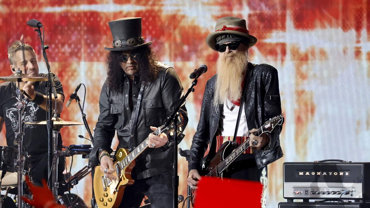 Music Legends Pay Tribute To Lynyrd Skynyrd With Powerful Performance