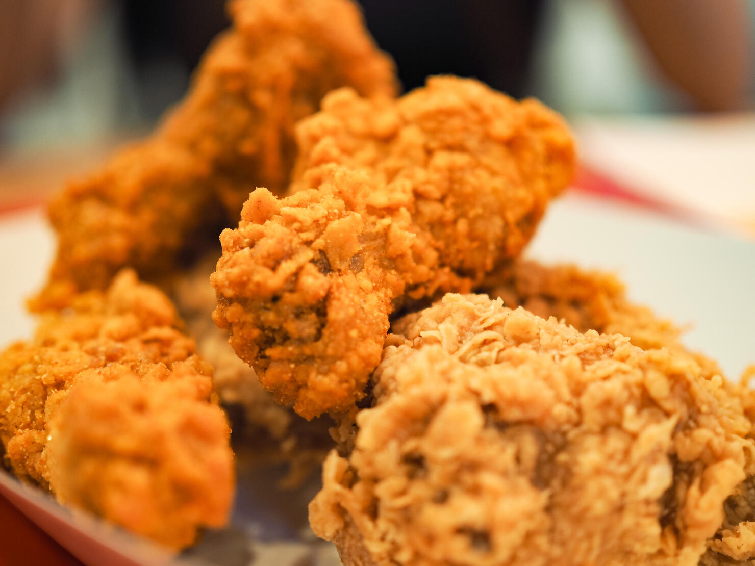 this-restaurant-serves-the-best-fried-chicken-in-illinois-iheart