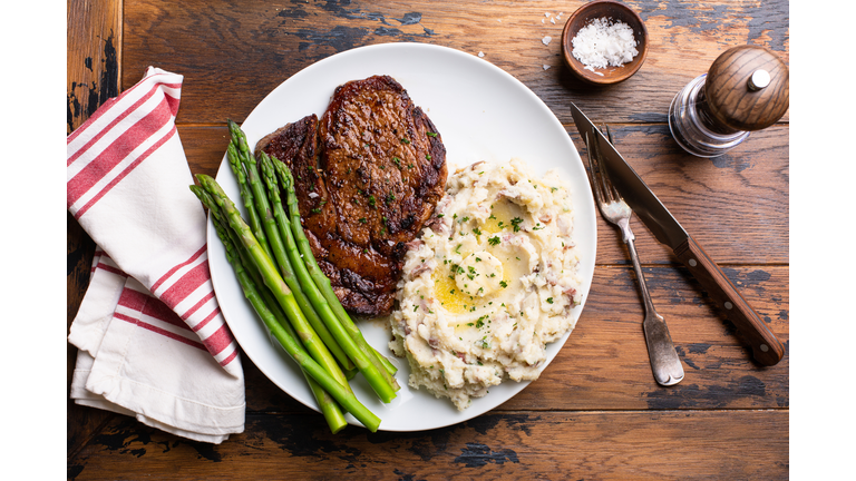 Traditional steak and mashed potatoes