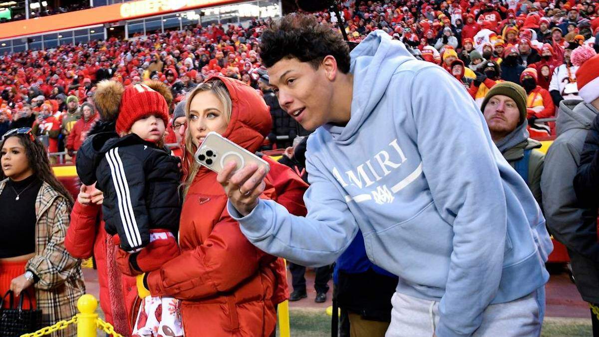 Jackson and Brittany Mahomes take over social media during Chiefs