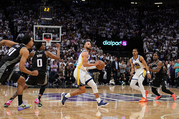 Golden State Warriors v Sacramento Kings