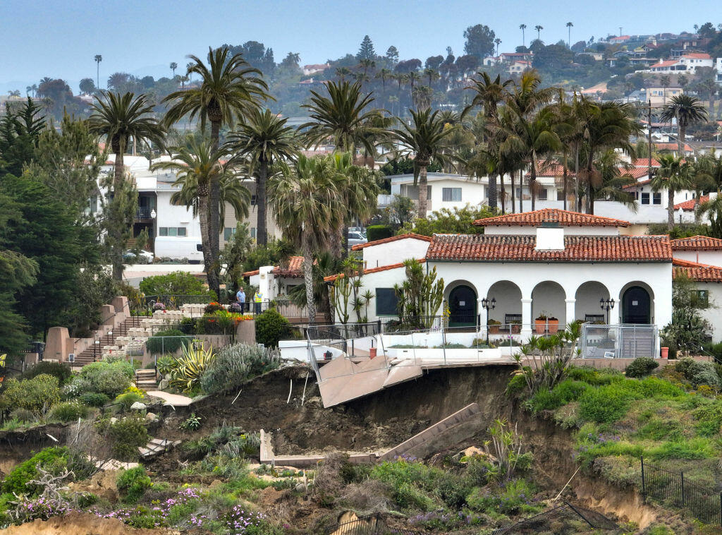 PHOTOS: Destructive Landslide Crumbles Near-Century-Old California ...