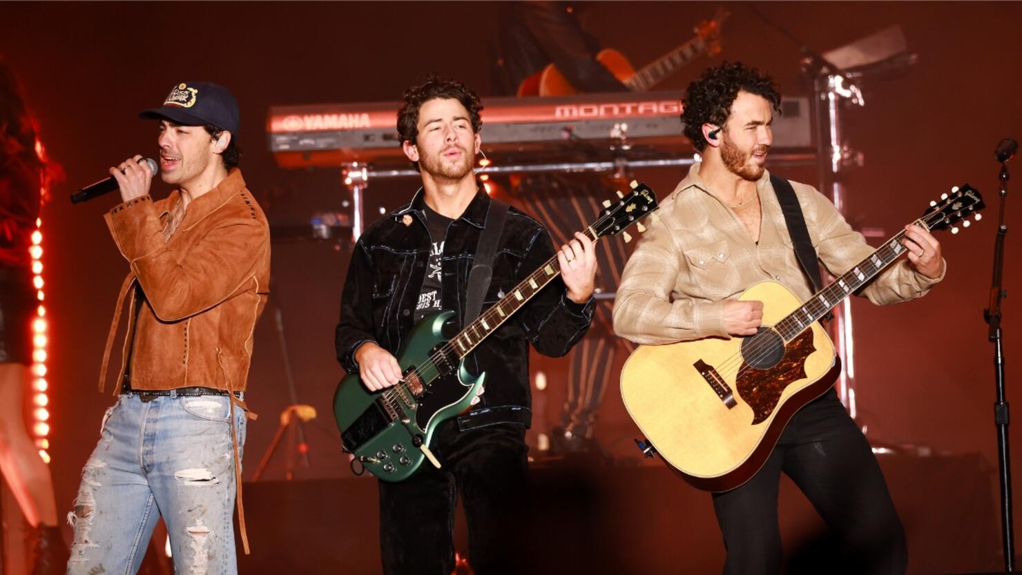 Jonas Brothers: FIVE ALBUMS. ONE NIGHT.