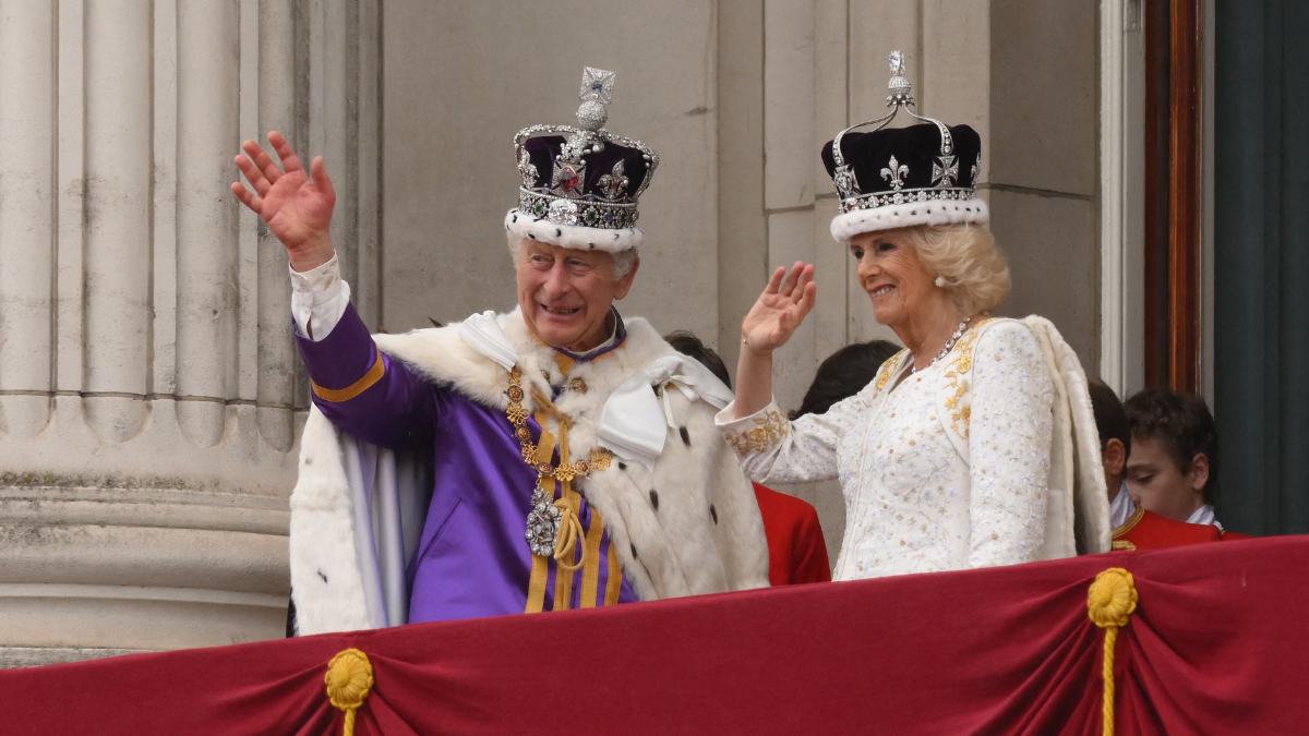 Charles Officially Crowned As King Of England See The Coronation