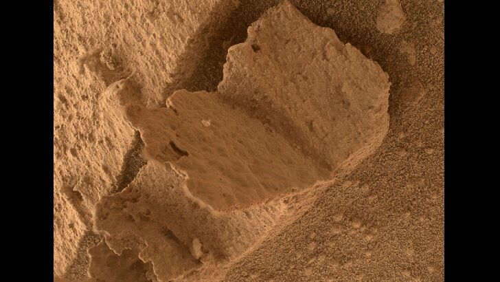 Curiosity Rover Spots 'Book' on Mars