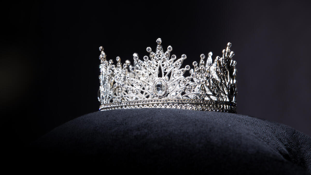 Beauty Pageant Runner-Up's Husband Smashes Crown After She Gets Second ...