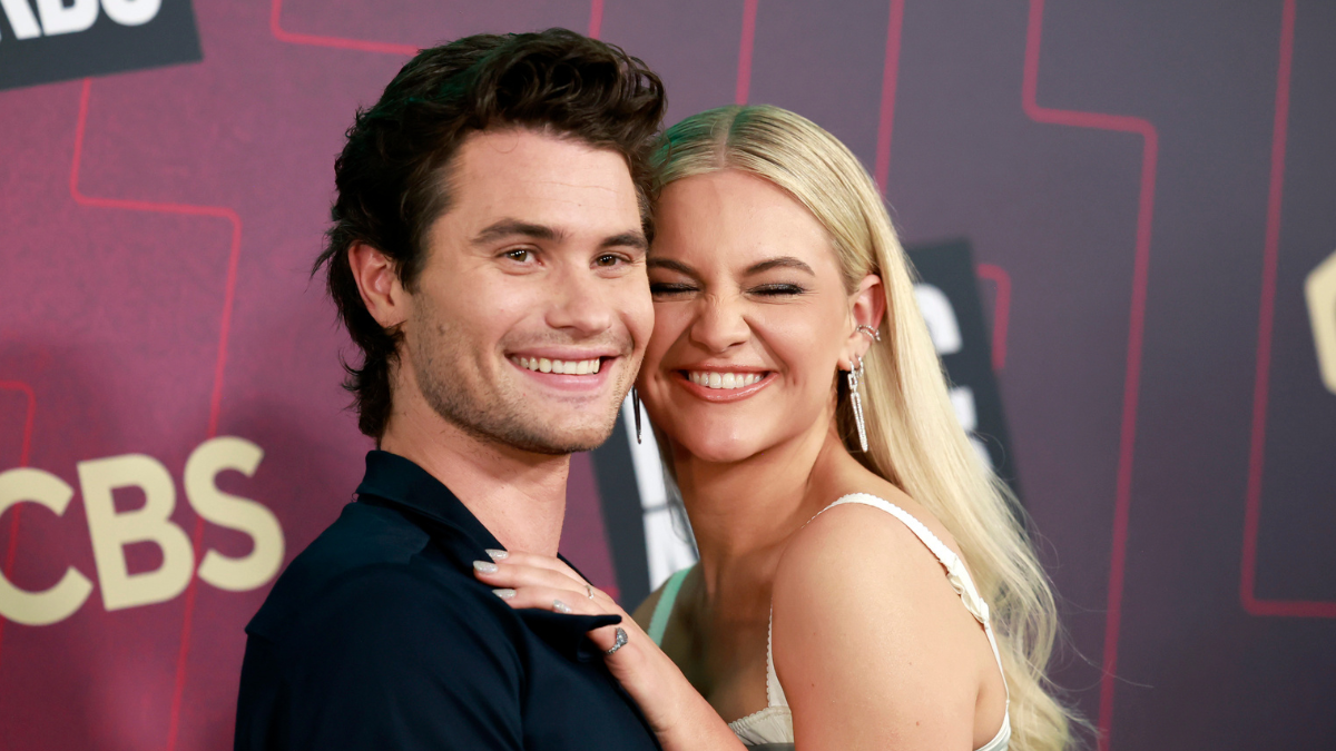 Kelsea Ballerini Shares Adorable Pics With Chase Stokes On Island ...