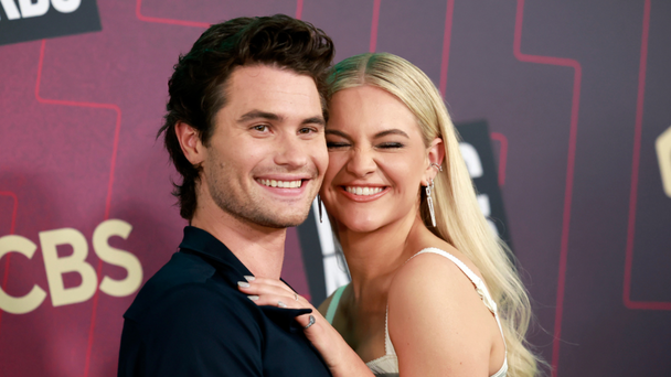 Kelsea Ballerini Shares Adorable Pics With Chase Stokes On Island Getaway