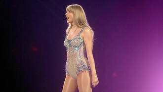 Taylor Swift swallowed a BUG at her concert in Chicago over the weekend!