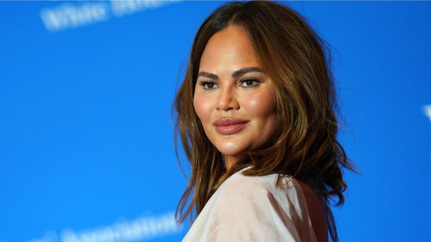 Chrissy Teigen Reveals 'Insane' Mixup Where She Thought She Had A Twin
