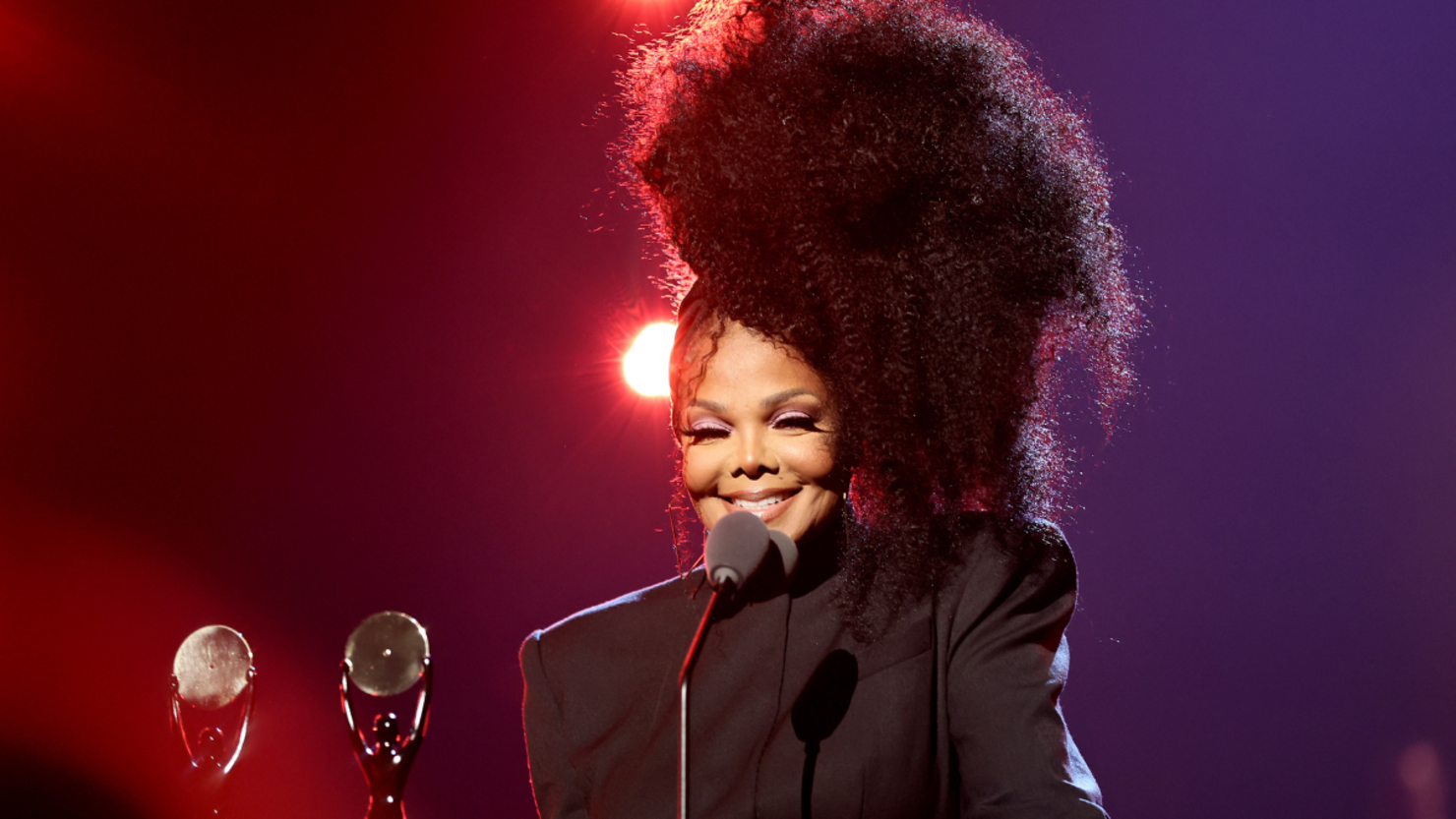 Janet Jackson Shares Onstage Kiss With Backup Dancer | iHeart