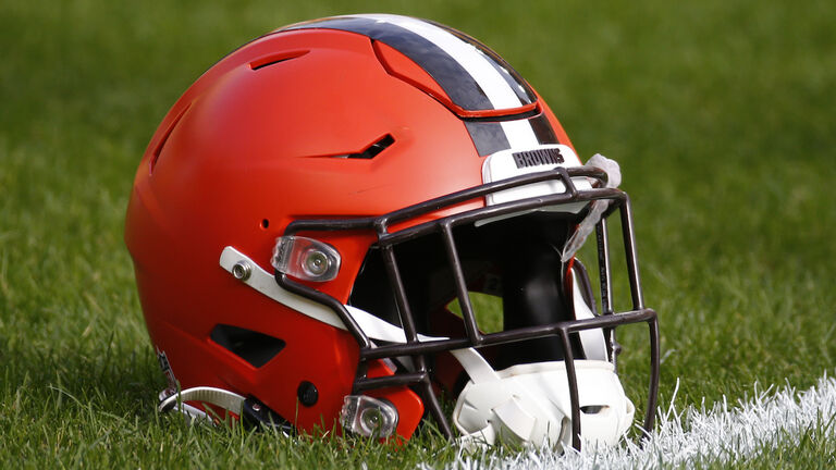 Cleveland Browns v Pittsburgh Steelers