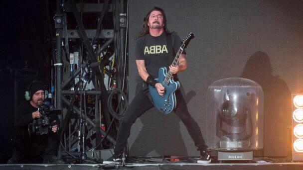 Dave Grohl Pens Heartwarming Thank You Letter To Foo Fighters Fans 
