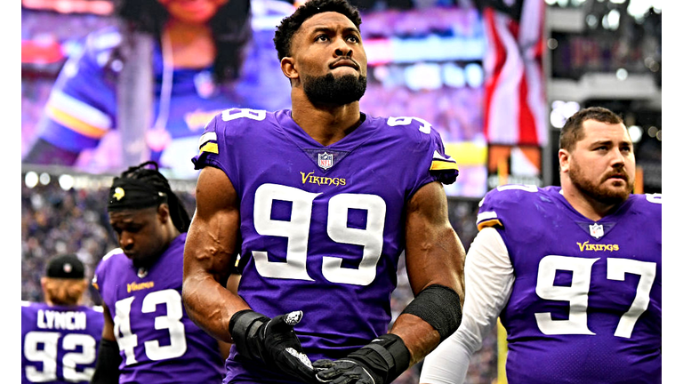 Report: Vikings' Hunter to hold out of mandatory minicamp