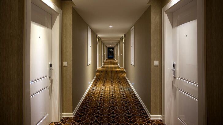 MLB Player Experiences Ghostly Activity at Notoriously Haunted Hotel in Milwaukee?