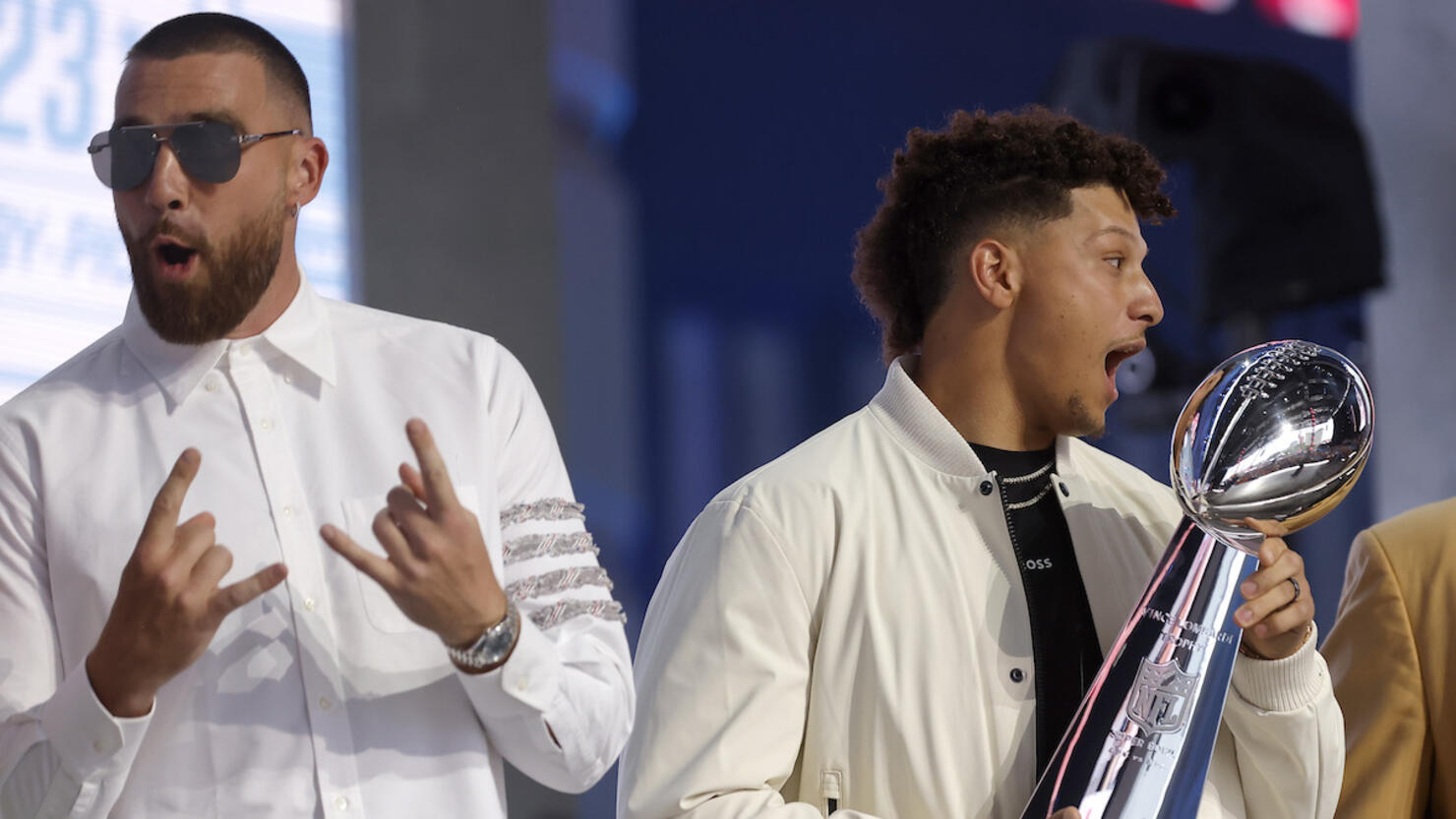 VIDEO: Patrick Mahomes, Travis Kelce Show Off Massive New Super