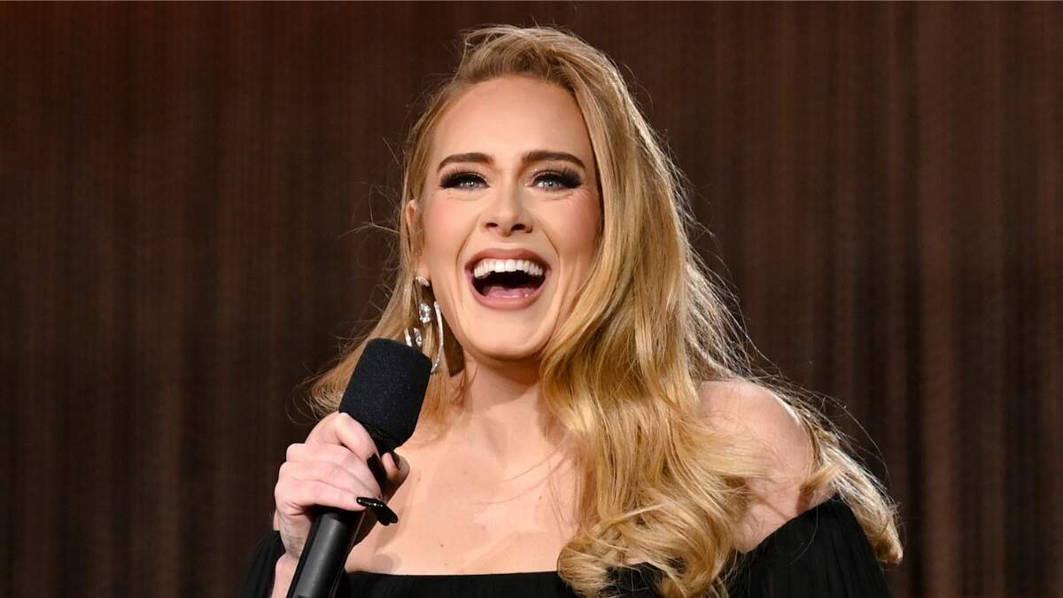 Adele Surprised By Adorable 'Mini Adele' Dressed As Her At Vegas ...