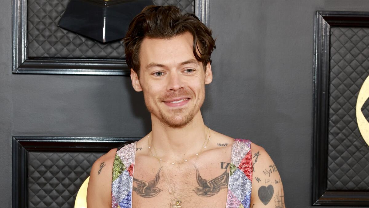 Harry Styles Shows Off New Buzz Cut During Night Out With Taylor