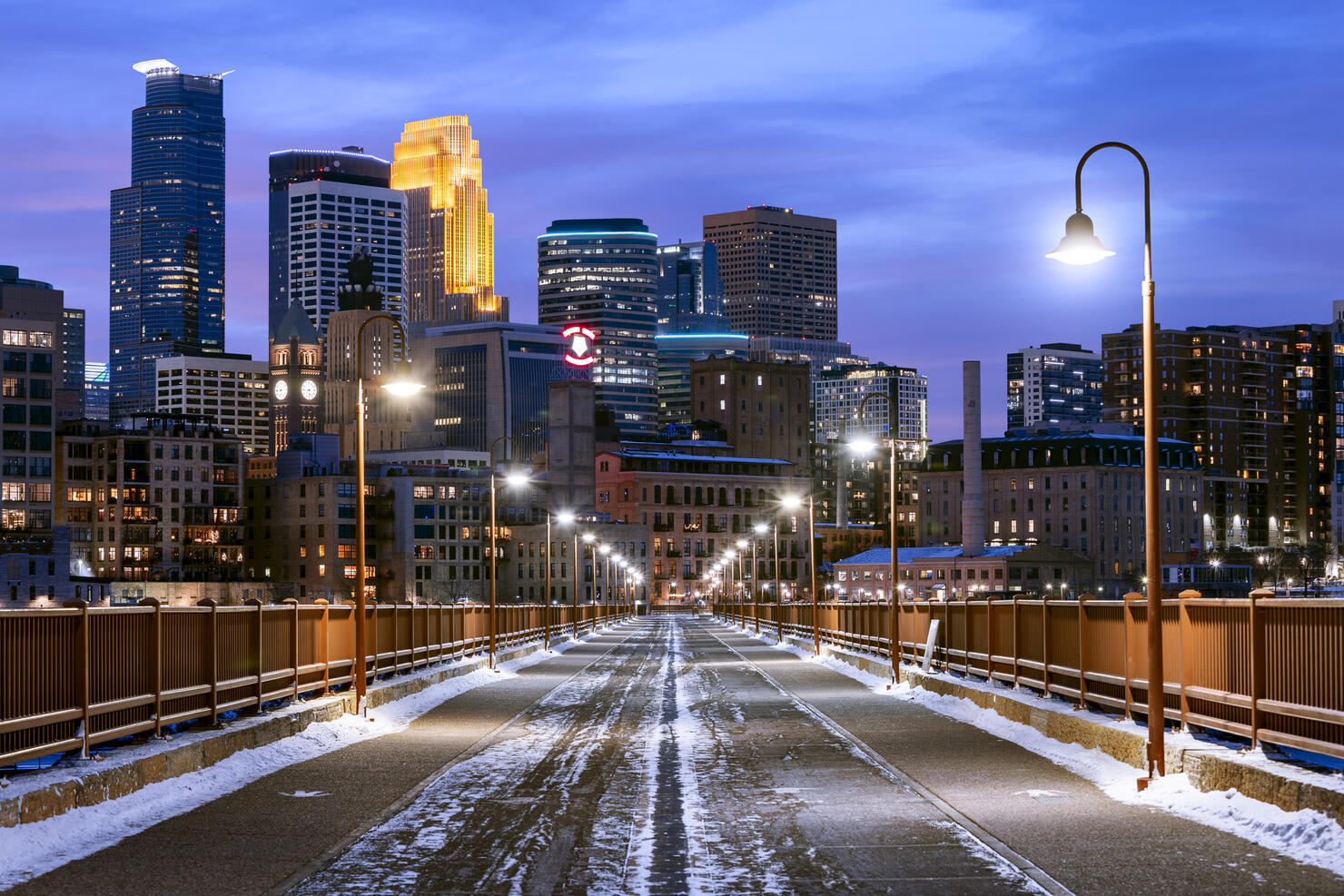 Street Lamps, Stone Arch Bridge, Minneapolis, Minnesota, America