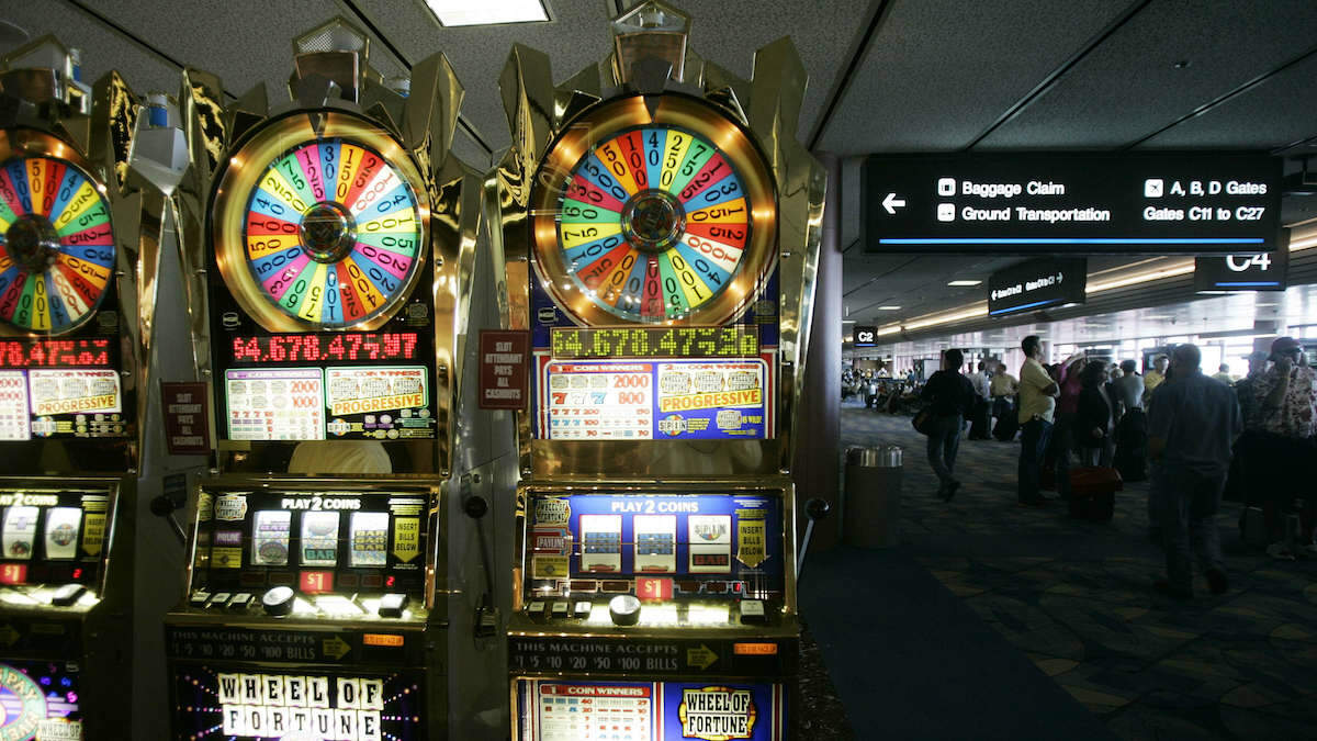 Las Vegas airport traveler wins $1.3 million jackpot on slot machine