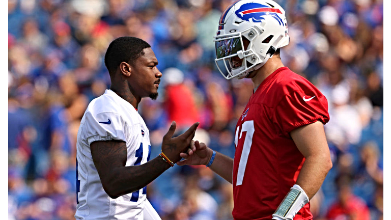 Bills' Stefon Diggs sets record straight on tension with Josh Allen