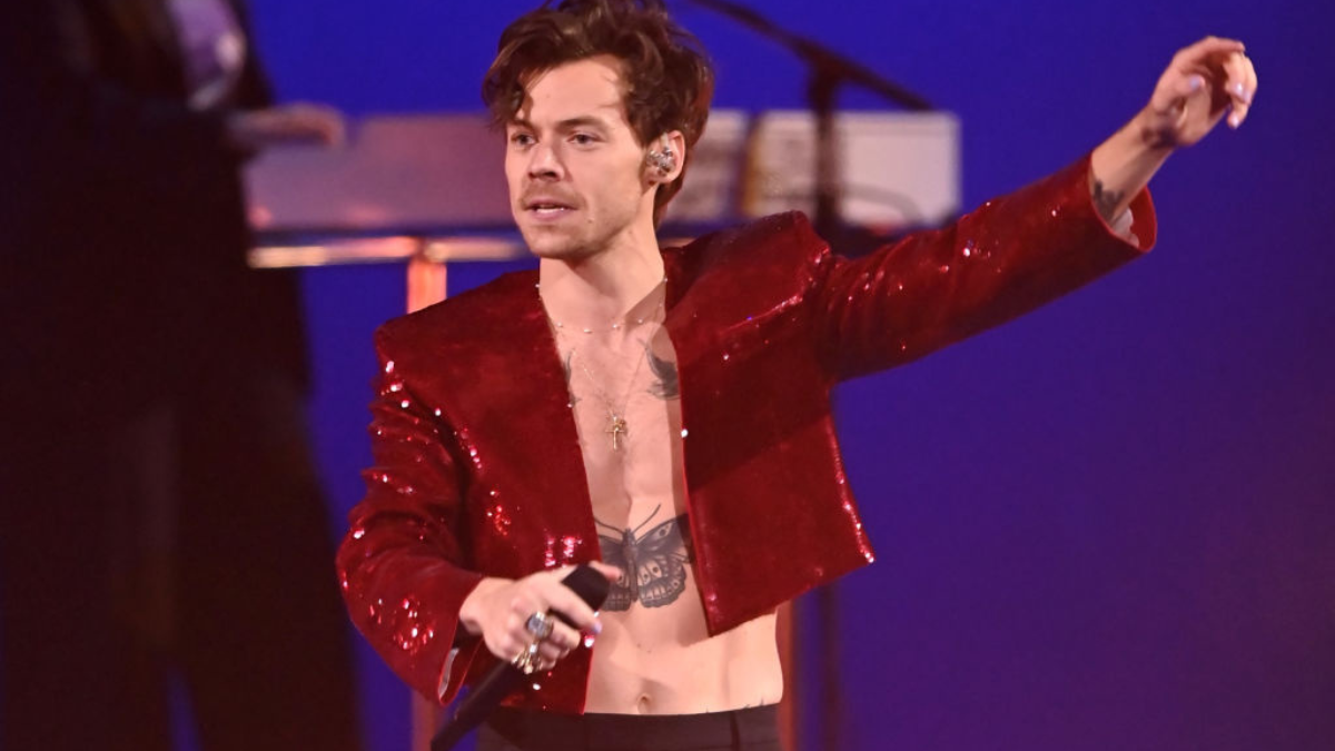 Harry Styles' CD Debut Gets Full iHeart-throb Treatment.