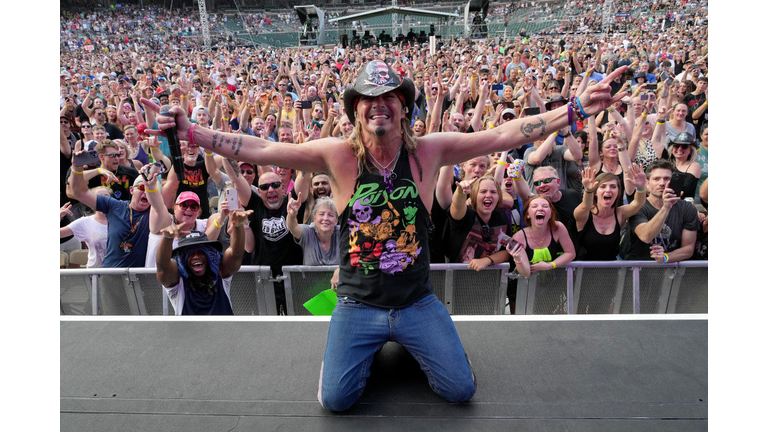 The Stadium Tour: Def Leppard,  Mötley Crüe, Poison, Joan Jett and The Blackhearts and Classless Act