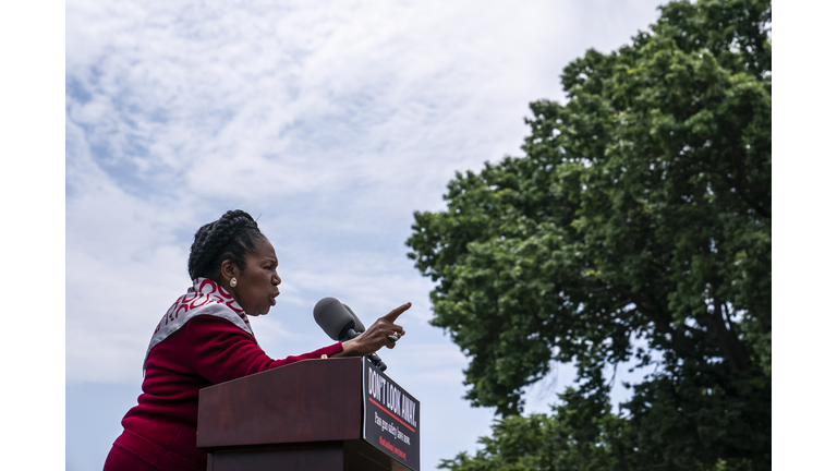 Politicians And Activists Rally Against Gun Violence