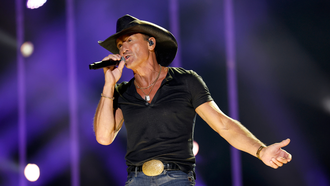 音乐新闻-蒂姆·麦克洛会怀念过去的关系“记住我”