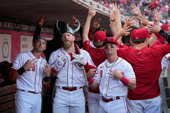 Reds sweep Diamondbacks, make it five straight wins | iHeart