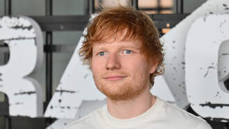 Ed Sheeran Leads Impromptu Sing-Along At Nashville Karaoke Bar