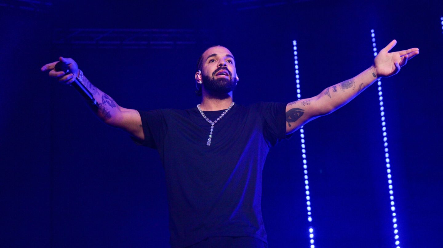WATCH: Drake Honors NFL Legend On Stage, Calls Him 'Biggest Inspiration'