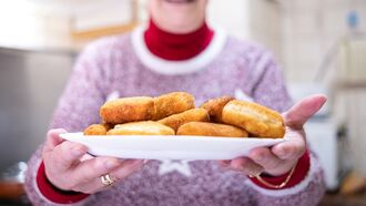 87-Year-Old Maine Woman Uses Snacks to Thwart Hungry Intruder