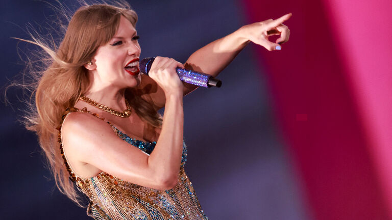 TOPSHOT-US-ENTERTAINMENT-MUSIC-SWIFT